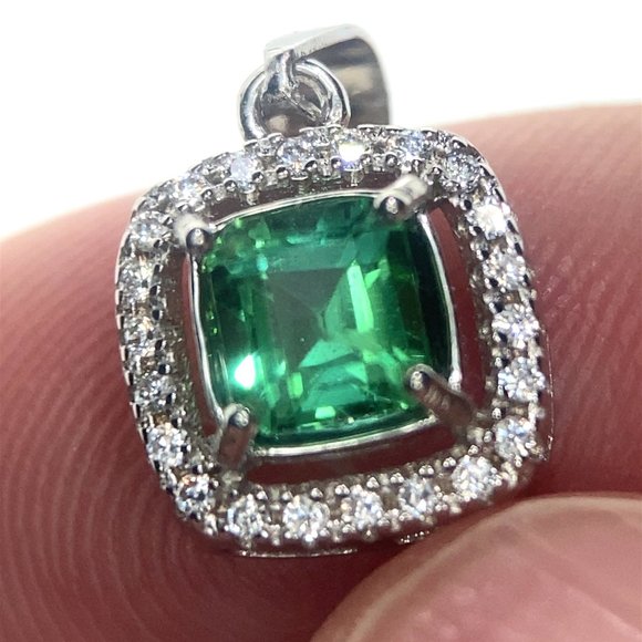 Mint Green Tourmaline 1.01ct White Gold Finish Solid 925 Sterling Silver pendant - Picture 1 of 6
